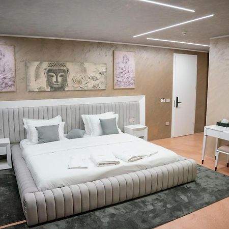 Hotel Pernoca ドゥラス エクステリア 写真